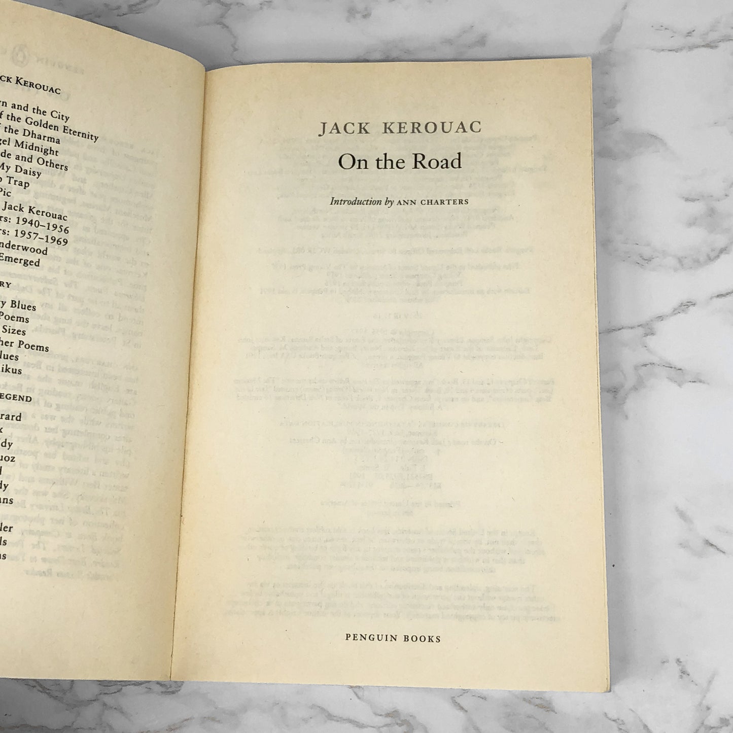 On the Road by Jack Kerouac [PENGUIN CLASSICS PAPERBACK]