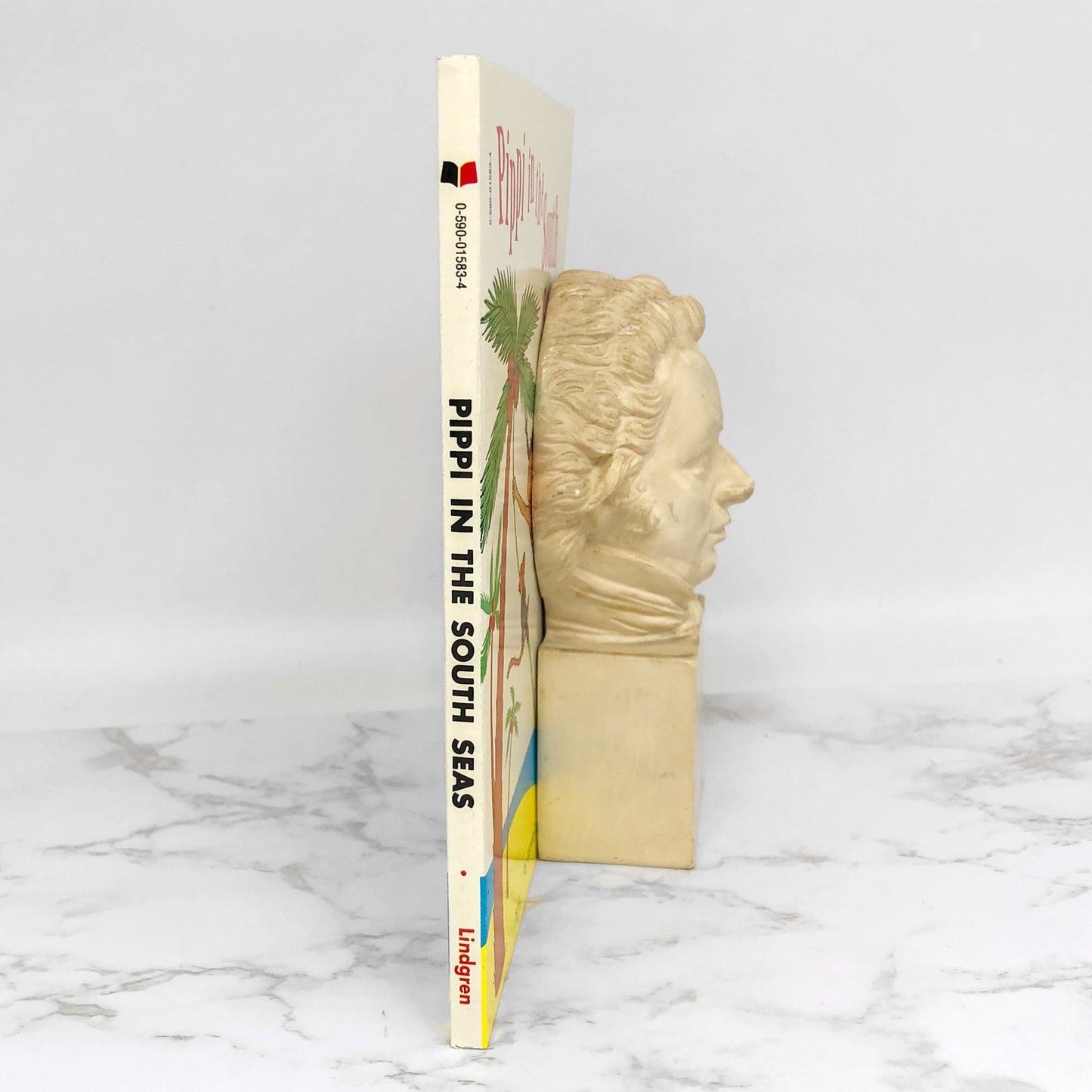 Pippi in the South Seas by Astrid Lindgren [1972 TRADE PAPERBACK]