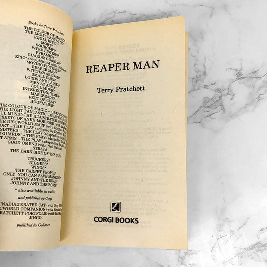 Reaper Man by Terry Pratchett [U.K. FIRST PAPERBACK EDITION] • Discworld #11