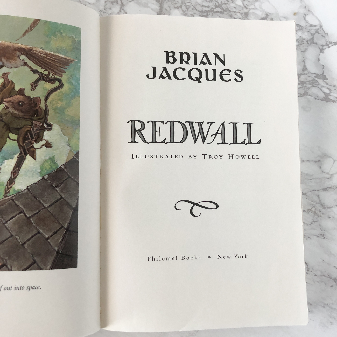 Redwall by Brian Jacques [ILLUSTRATED EDITION] - Bookshop Apocalypse
