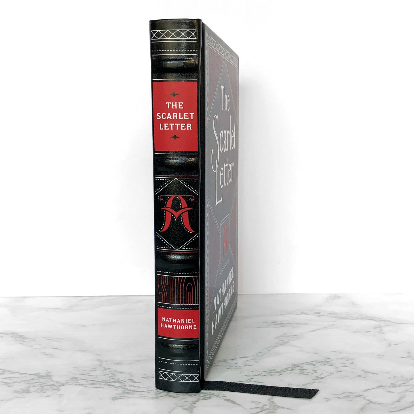 The Scarlet Letter by Nathaniel Hawthorne [LEATHERBOUND CLASSICS / 2011]