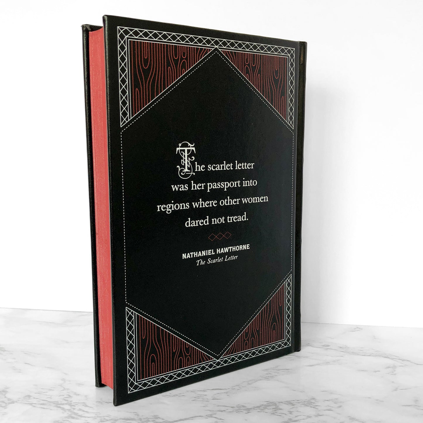 The Scarlet Letter by Nathaniel Hawthorne [LEATHERBOUND CLASSICS / 2011]