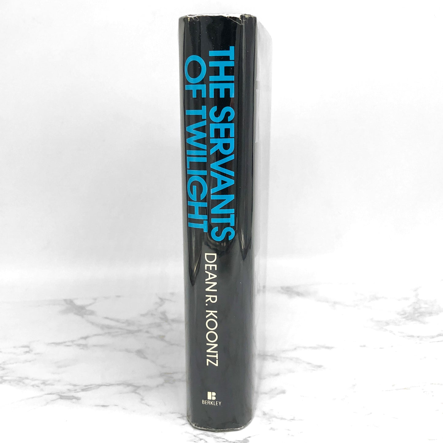 The Servants of Twilight by Dean Koontz [FIRST HARDCOVER EDITION] 1990 • Berkley