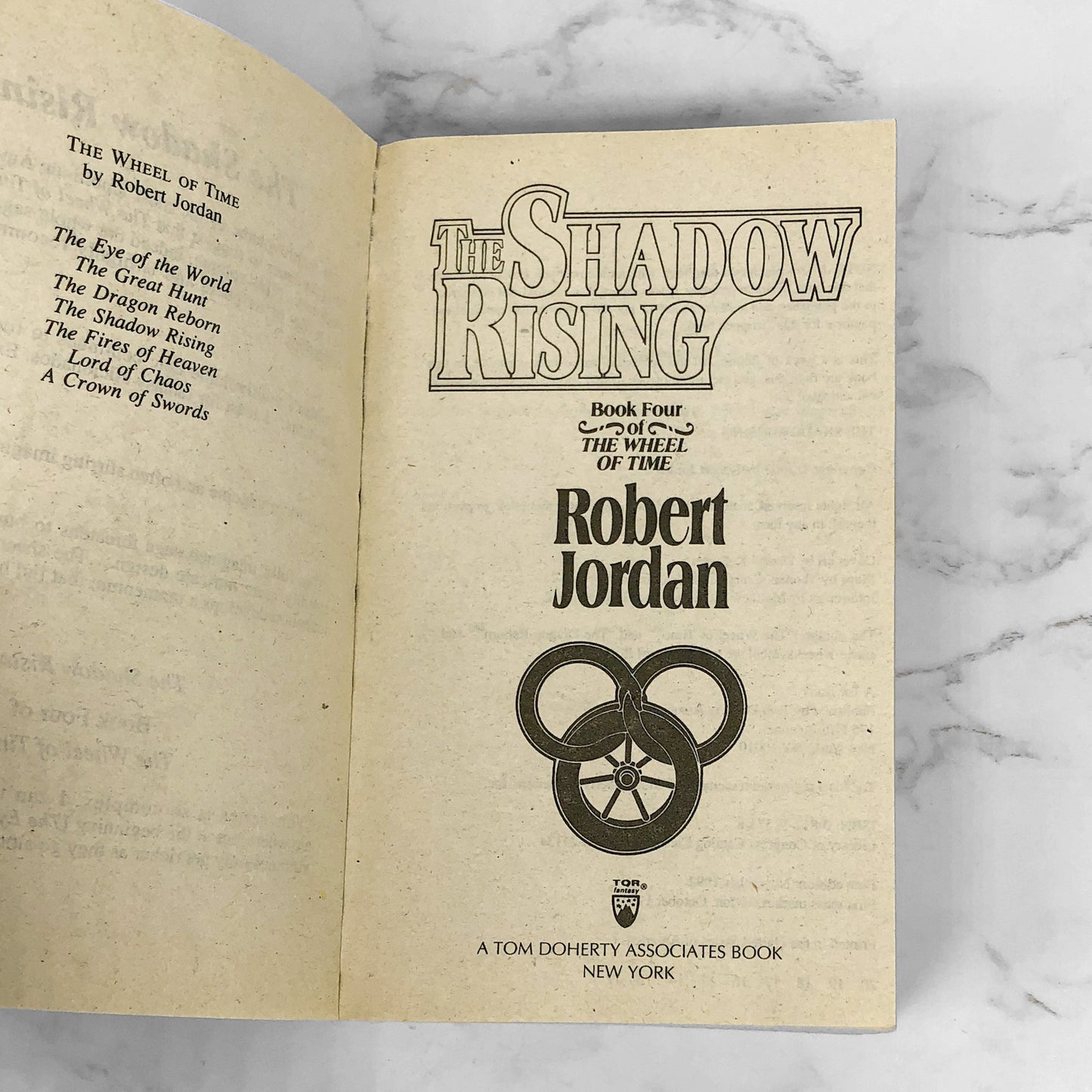 The Shadow Rising by Robert Jordan [1993 PAPERBACK] Wheel of Time #4