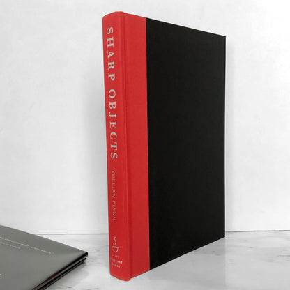 Sharp Objects by Gillian Flynn SIGNED! [FIRST EDITION] 2006 • Shaye Areheart Books