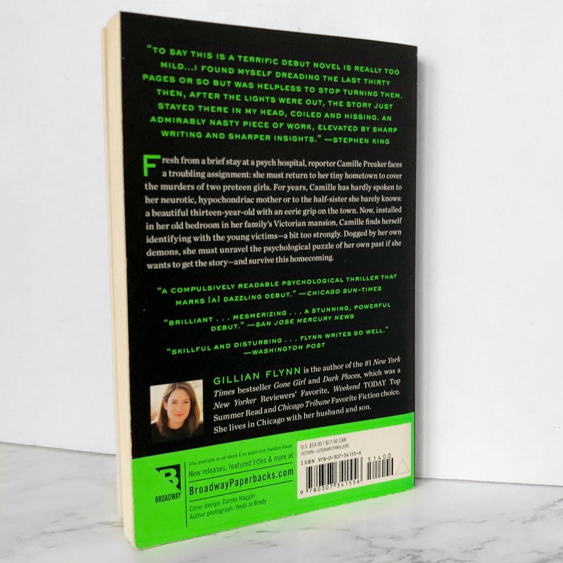 Sharp Objects by Gillian Flynn [TRADE PAPERBACK / 2006] - Bookshop Apocalypse