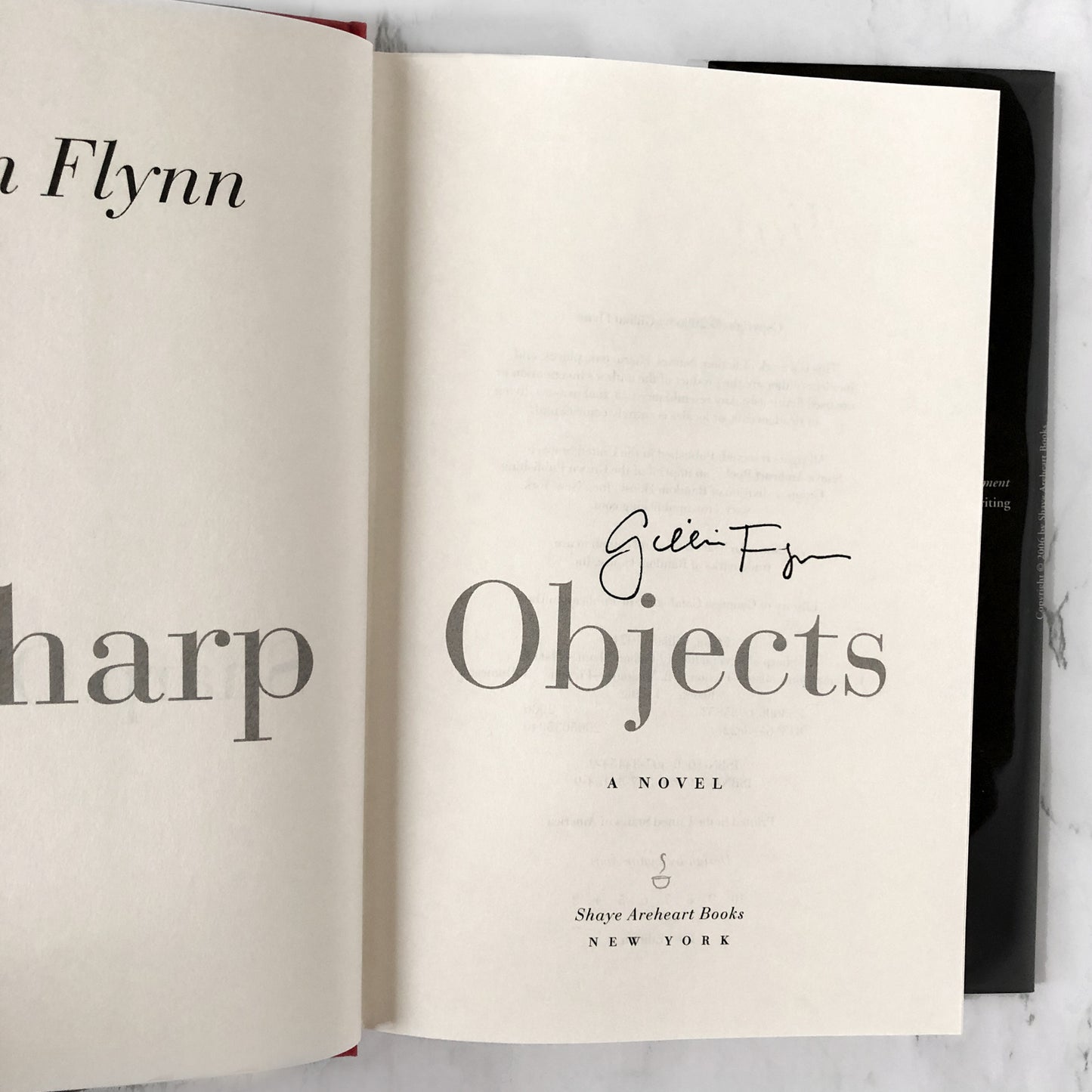 Sharp Objects by Gillian Flynn SIGNED! [FIRST EDITION] 2006 • Shaye Areheart Books