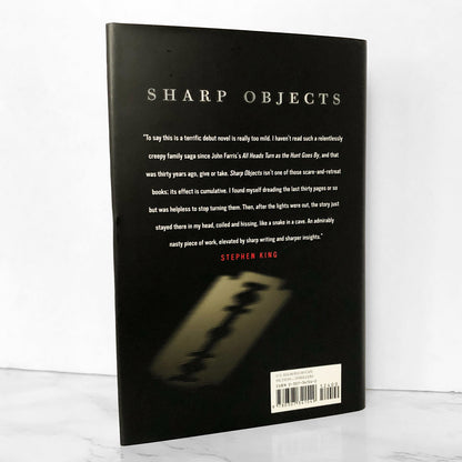 Sharp Objects by Gillian Flynn SIGNED! [FIRST EDITION] 2006 • Shaye Areheart Books