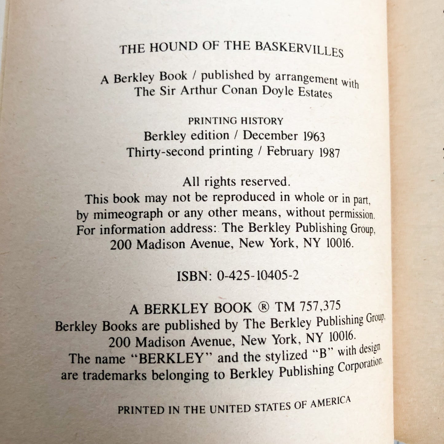 The Hound of the Baskervilles by Sir Arthur Conan Doyle [1987 PAPERBACK]