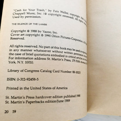 The Silence of the Lambs by Thomas Harris [1989 MOVIE TIE-IN PAPERBACK]