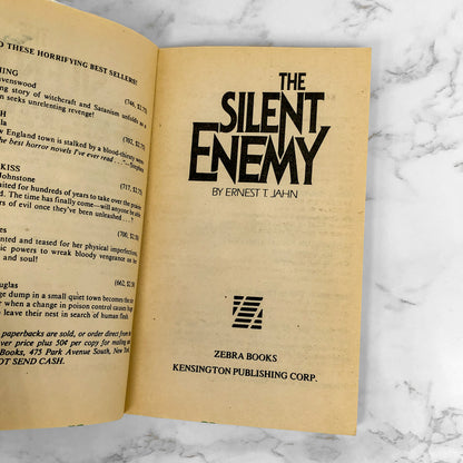 The Silent Enemy by Ernest T. Jahn [FIRST PRINTING] 1980 • Zebra Horror
