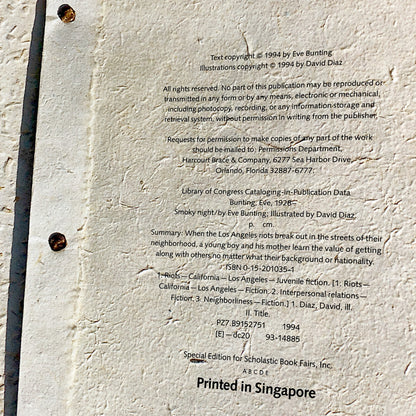 Smoky Night by Eve Bunting & illustrated by David Díaz [FIRST EDITION • FIRST PRINTING] 1994