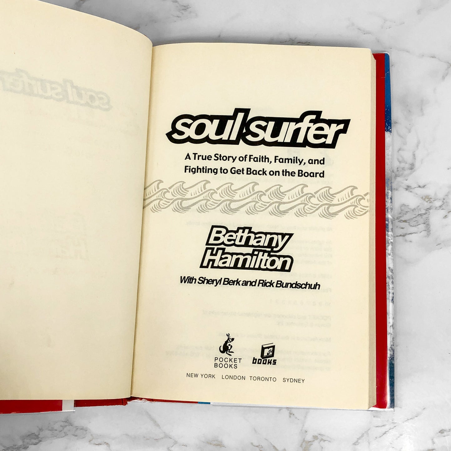 Soul Surfer by Bethany Hamilton [FIRST EDITION • FIRST PRINTING] 2004