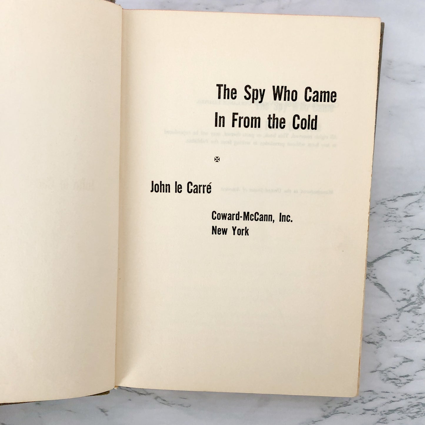 The Spy Who Came in From the Cold by John le Carré [BOOK CLUB EDITION / 1963]