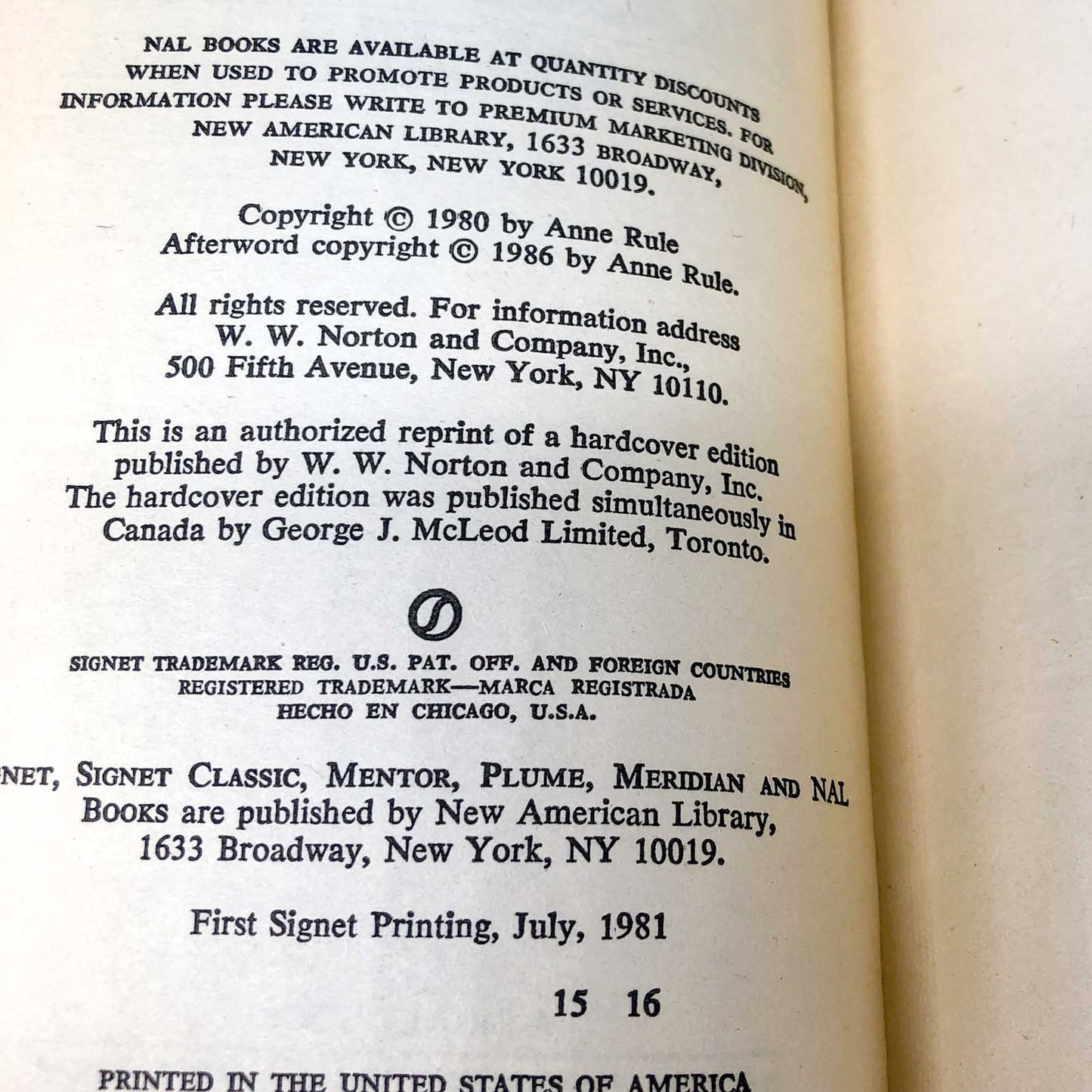 The Stranger Beside Me by Ann Rule [1981 PAPERBACK]