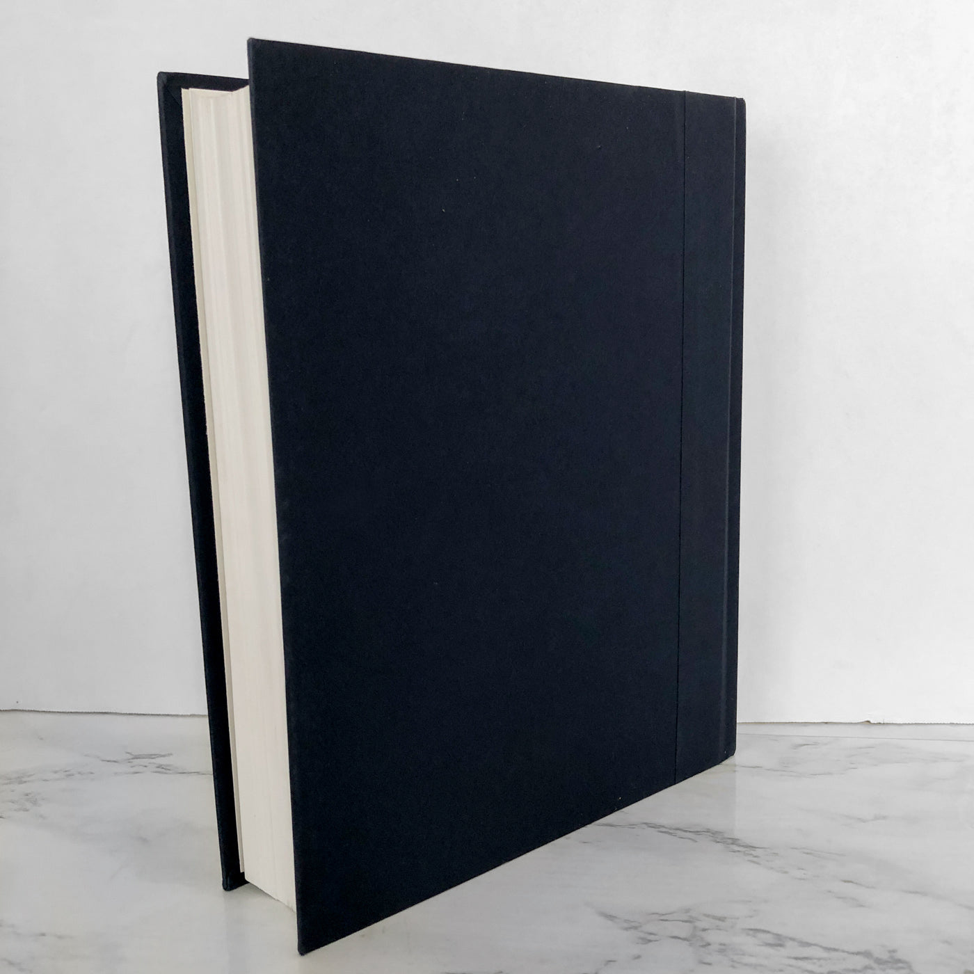 The 4-Hour Body: An Uncommon Guide to Rapid Fat-Loss, Incredible Sex & Becoming Superhuman by Timothy Ferriss [FIRST EDITION] 2010