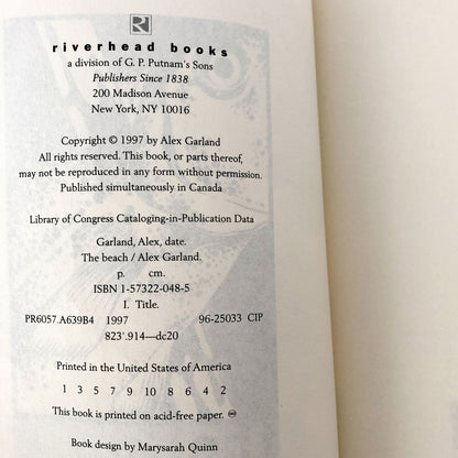 The Beach by Alex Garland [FIRST PAPERBACK PRINTING / 1997]