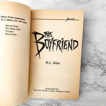 The Boyfriend by R.L. Stine [1990 PAPERBACK] Point Horror #19