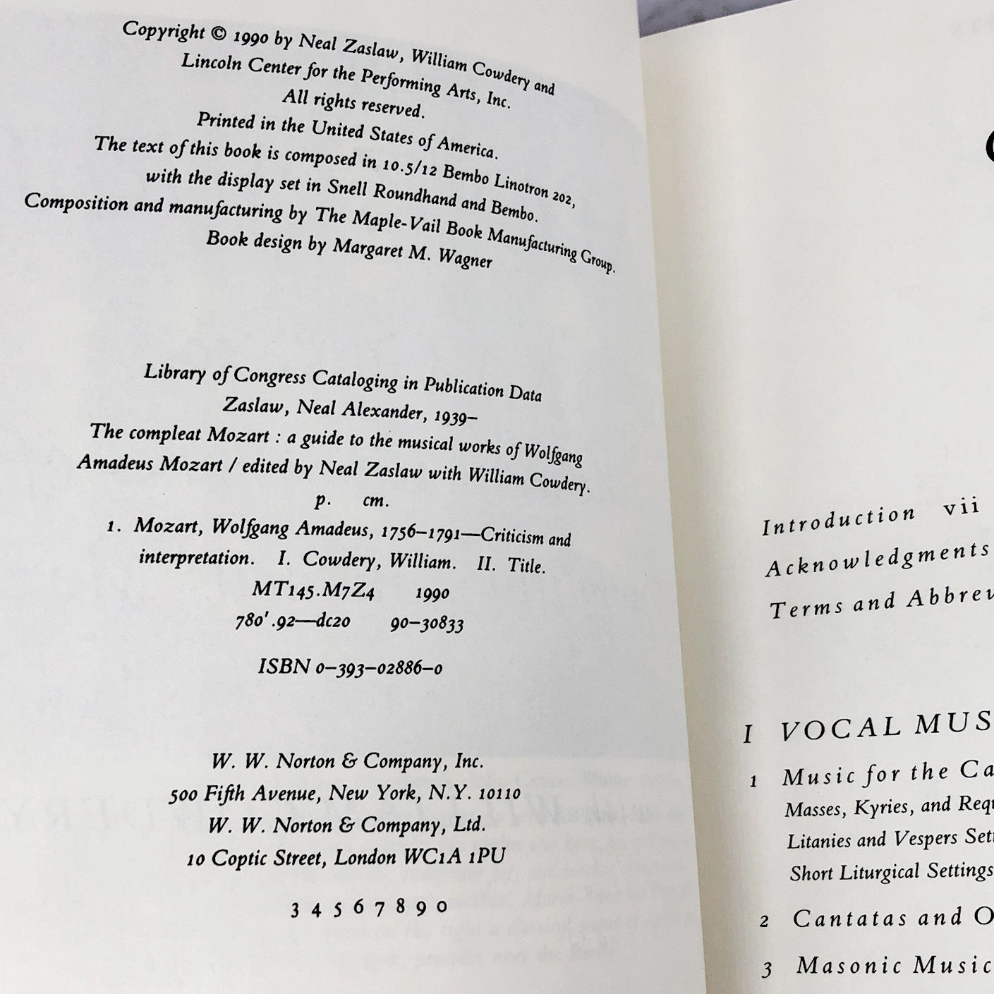 The Compleat Mozart: A Guide to the Musical Works of Wolfgang Amadeus Mozart edited by Neal Zaslaw [FIRST EDITION] 1991