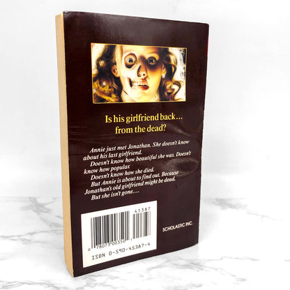 The Dead Girlfriend by R.L. Stine [1993 PAPERBACK] Point Horror #55