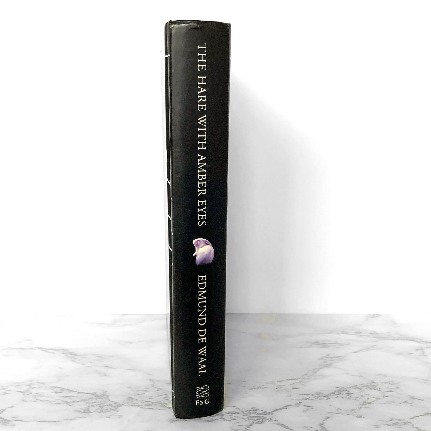 The Hare with Amber Eyes by Edmund de Waal [FIRST ILLUSTRATED EDITION] 2012 Hardcover