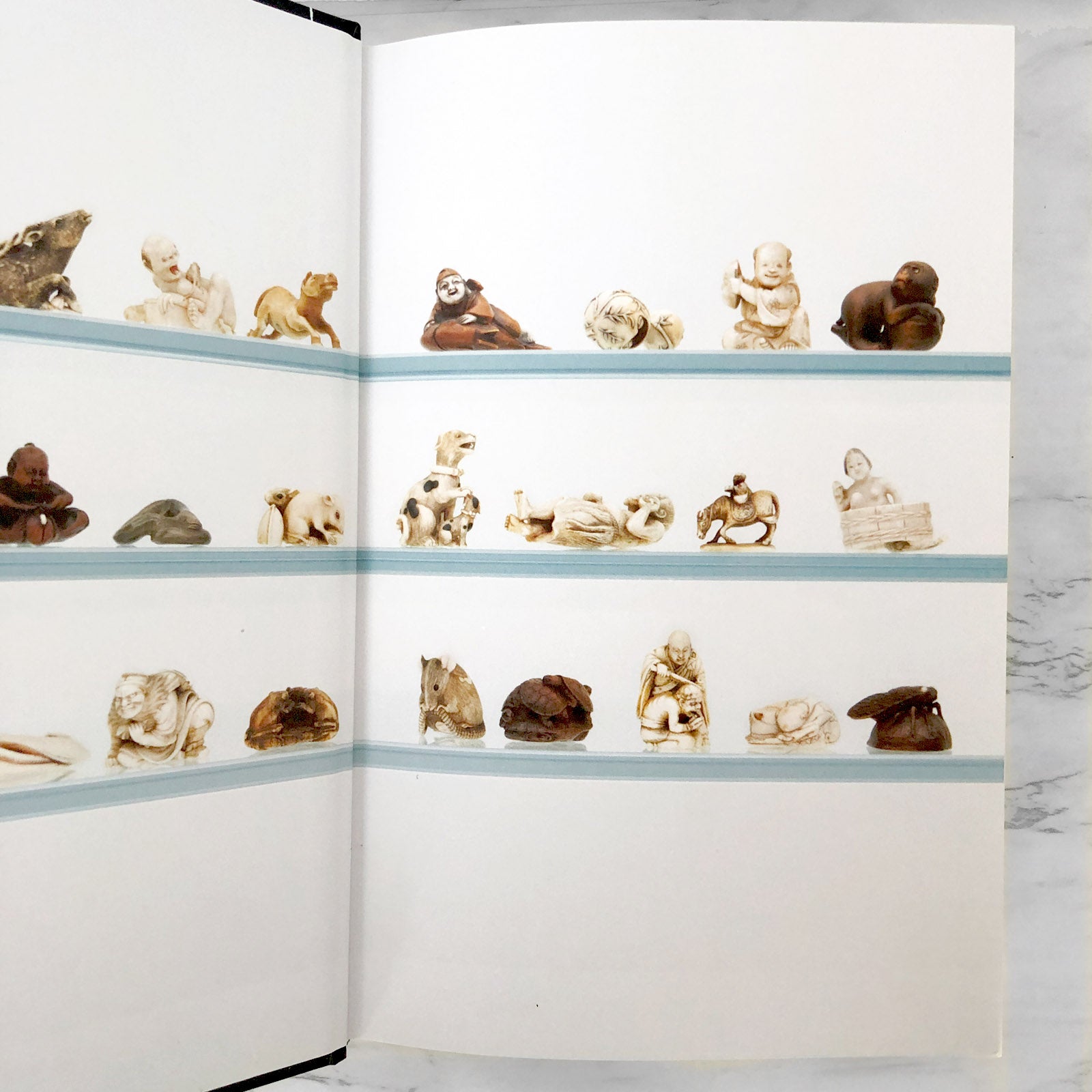 The Hare With Amber Eyes By Edmund De Waal FIRST ILLUSTRATED EDITION the-hare-with-amber-eyes-by-edmund-de-waal-first-illustrated-edition