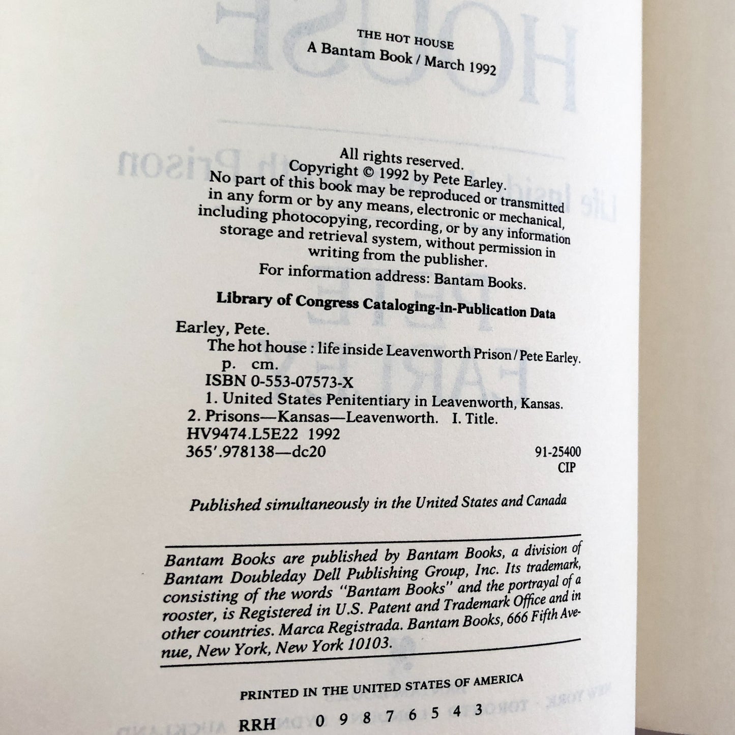 The Hot House: Life Inside Leavenworth Prison by Pete Earley [FIRST EDITION]