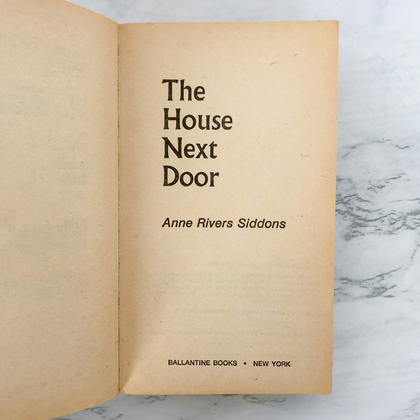 The House Next Door by Anne Rivers Siddons [FIRST PAPERBACK EDITION / 1980]