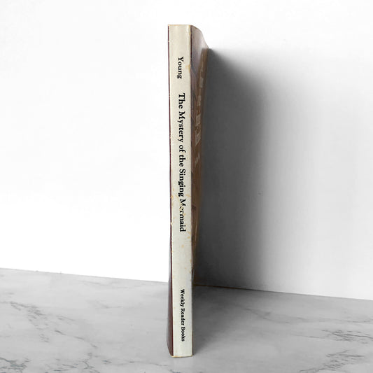 The Mystery of the Singing Mermaid by Ann Young [1986 PAPERBACK]