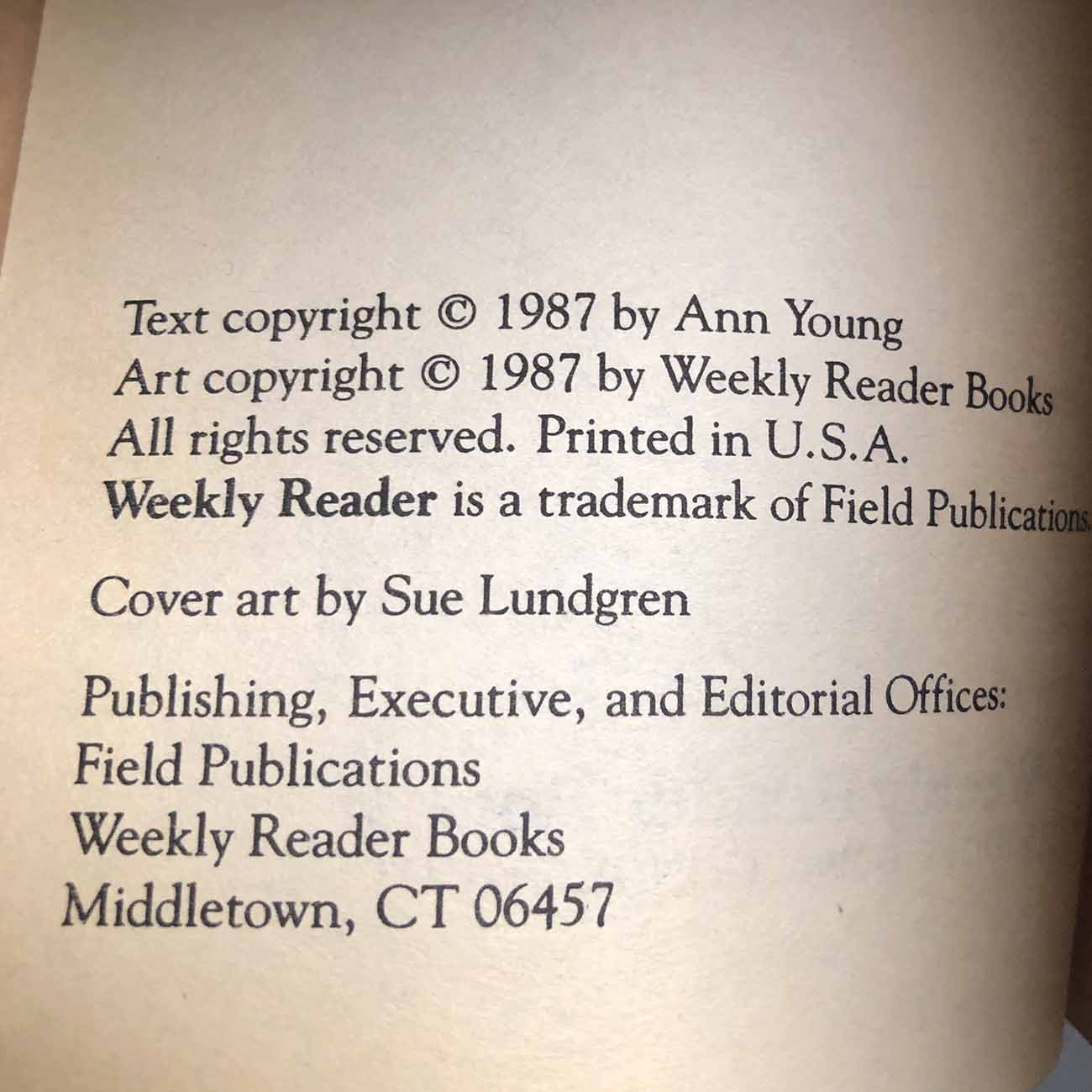 The Mystery of the Singing Mermaid by Ann Young [1986 PAPERBACK]