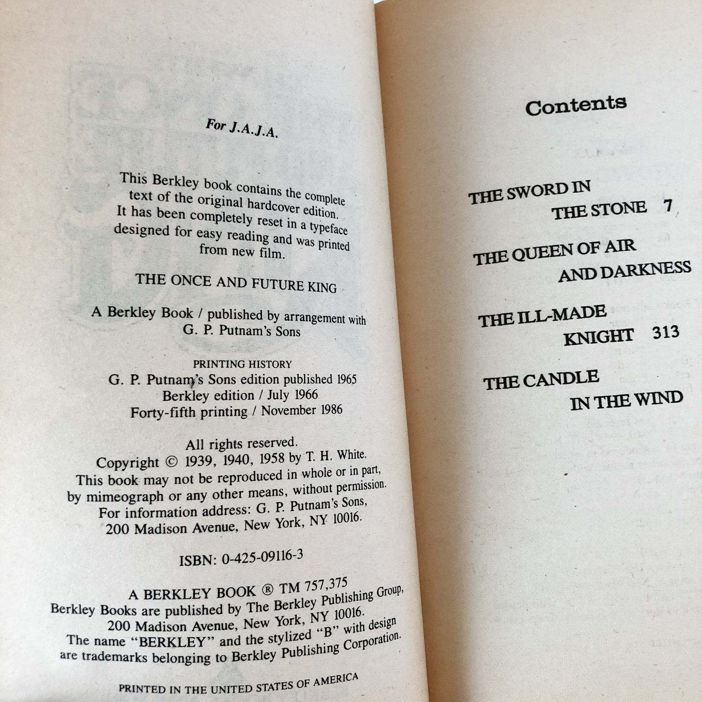 The Once and Future King by T.H. White [1986 PAPERBACK] - Bookshop Apocalypse