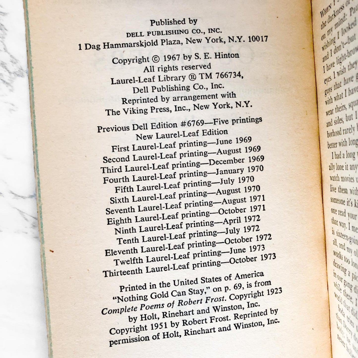 The Outsiders by S.E. Hinton [1973 PAPERBACK]