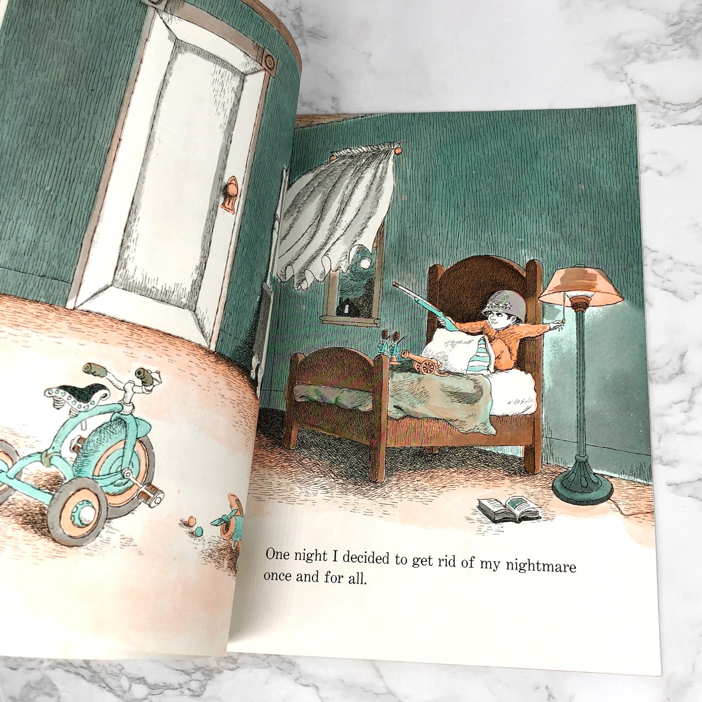 There's a Nightmare in my Closet by Mercer Mayer [XL TRADE PAPERBACK] 1976