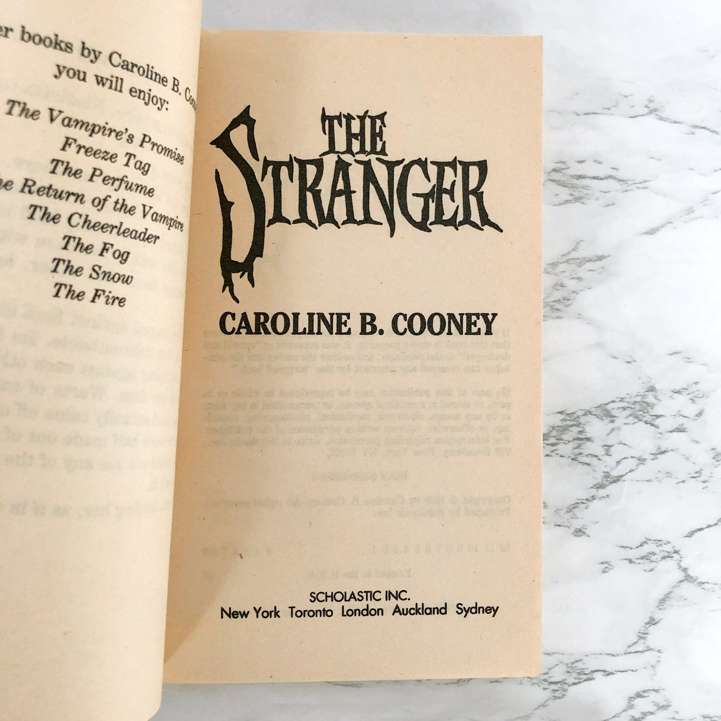 The Stranger by Caroline B. Cooney [FIRST PRINTING / 1993] Point Horror #57