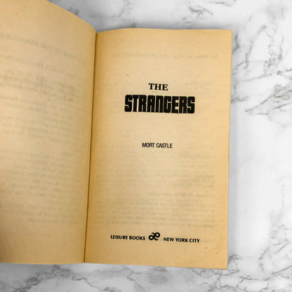 The Strangers by Mort Castle [FIRST EDITION PAPERBACK] 1984 • Leisure Horror