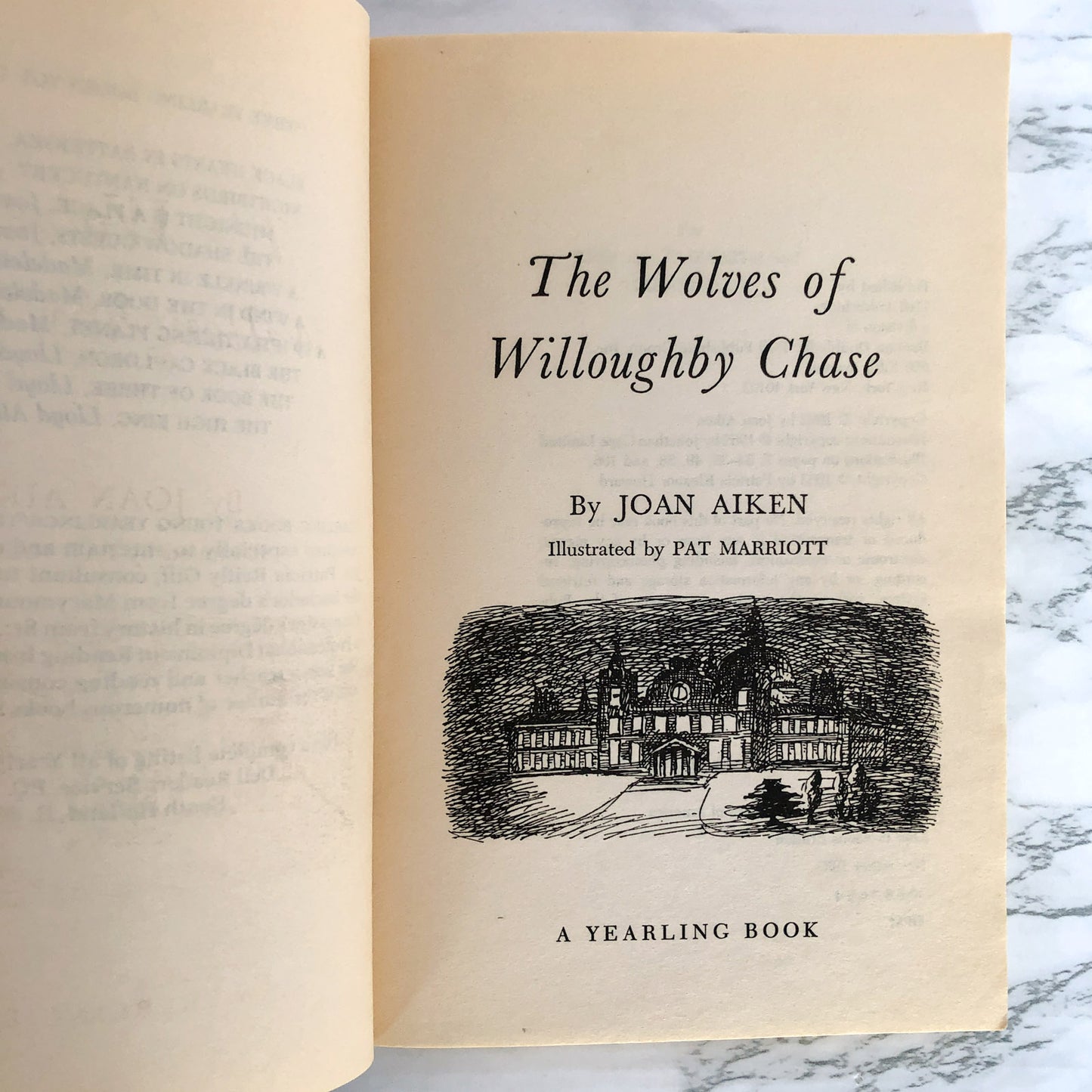 The Wolves of Willoughby Chase by Joan Aiken [1987 TRADE PAPERBACK]