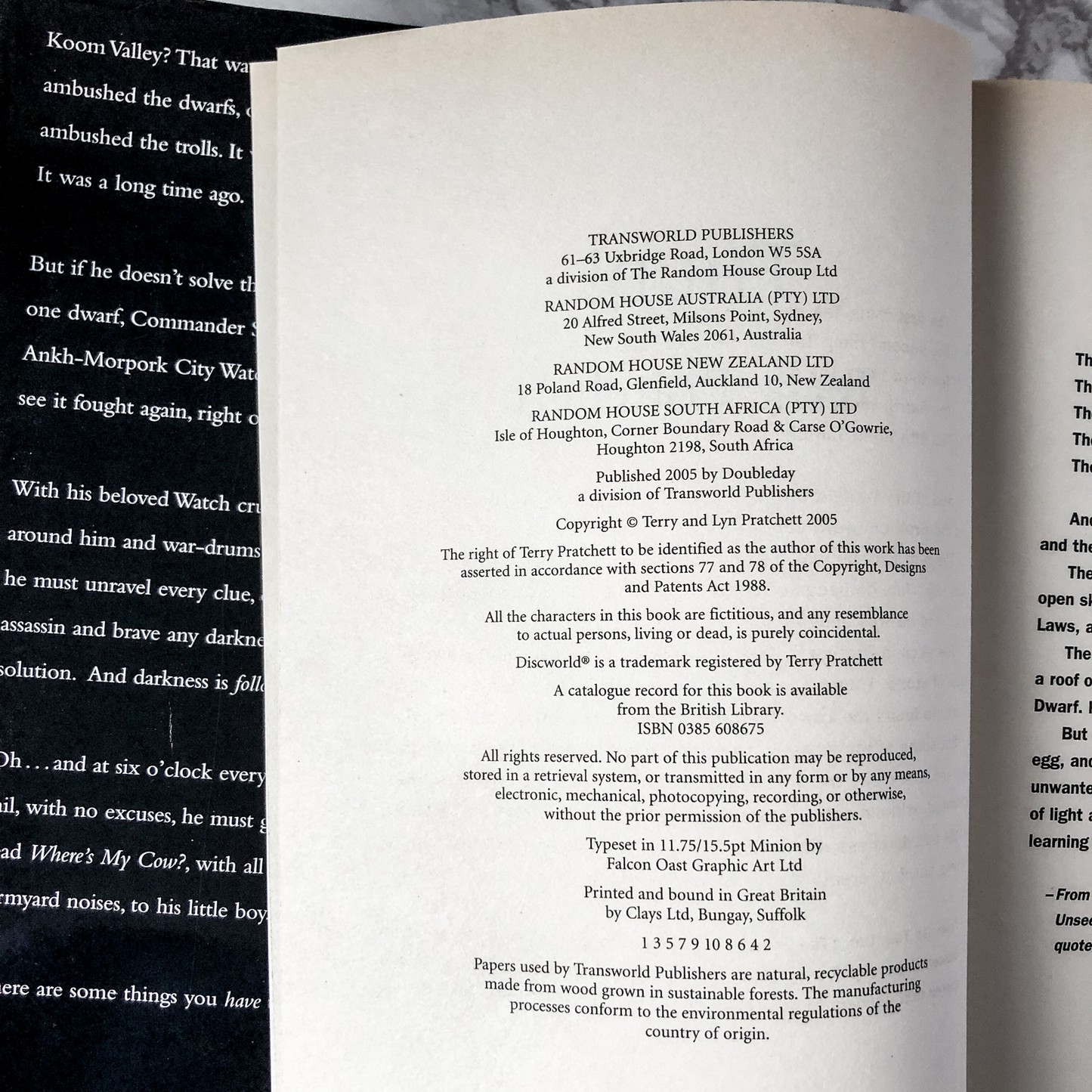 Thud! by Terry Pratchett [UK FIRST EDITION] - Bookshop Apocalypse