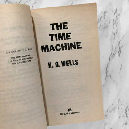 The Time Machine by H.G. Wells [1988 PAPERBACK]
