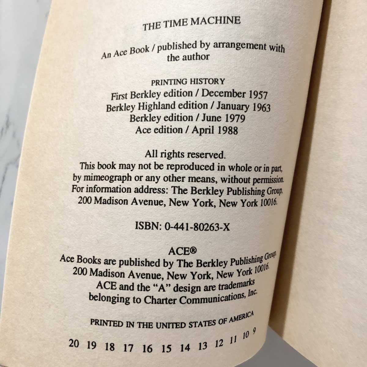 The Time Machine by H.G. Wells [1988 PAPERBACK]