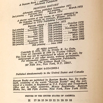 The Tombs of Atuan by Ursula K. Le Guin [1984 PAPERBACK] Earthsea #2