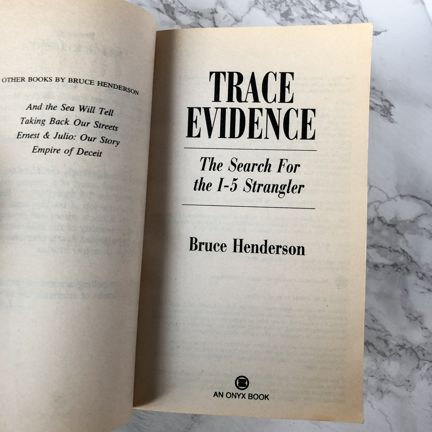 Trace Evidence: The Hunt for the I-5 Strangler by Bruce Henderson [1999 PAPERBACK] - Bookshop Apocalypse
