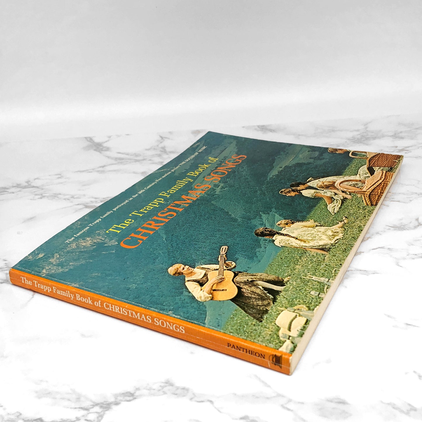 The Trapp Family Book of Christmas Songs [VINTAGE TRADE PAPERBACK] 1973 ❧ Pantheon Books