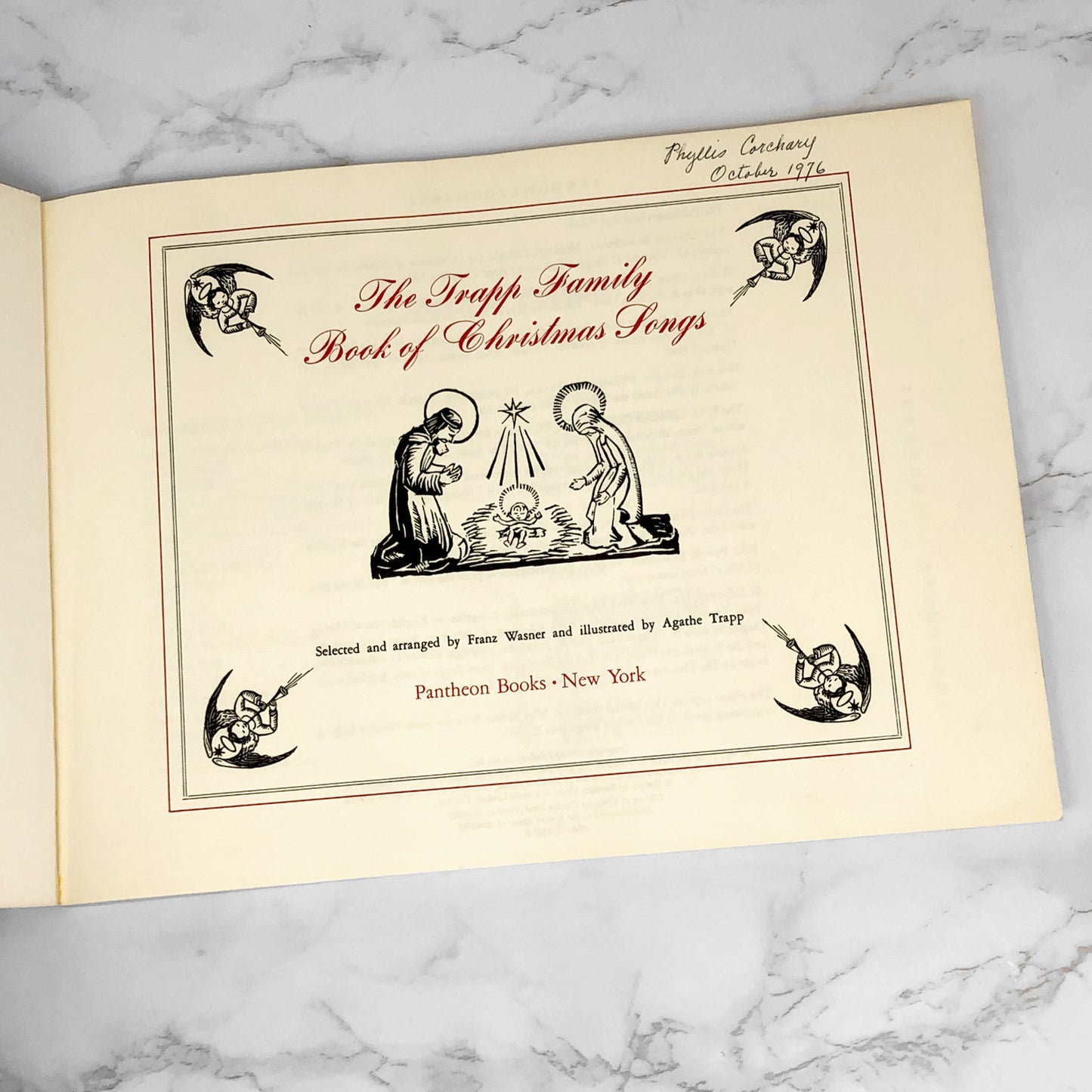 The Trapp Family Book of Christmas Songs [VINTAGE TRADE PAPERBACK] 1973 ❧ Pantheon Books