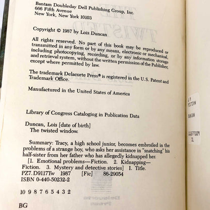 The Twisted Window by Lois Duncan SIGNED! [FIRST EDITION] 1987 • Delacorte Press