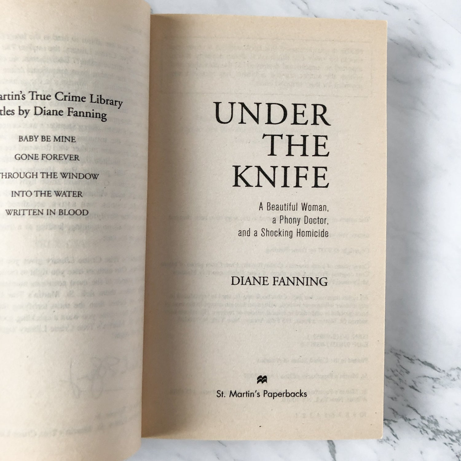 Under the Knife by Diane Fanning [FIRST EDITION] - Bookshop Apocalypse