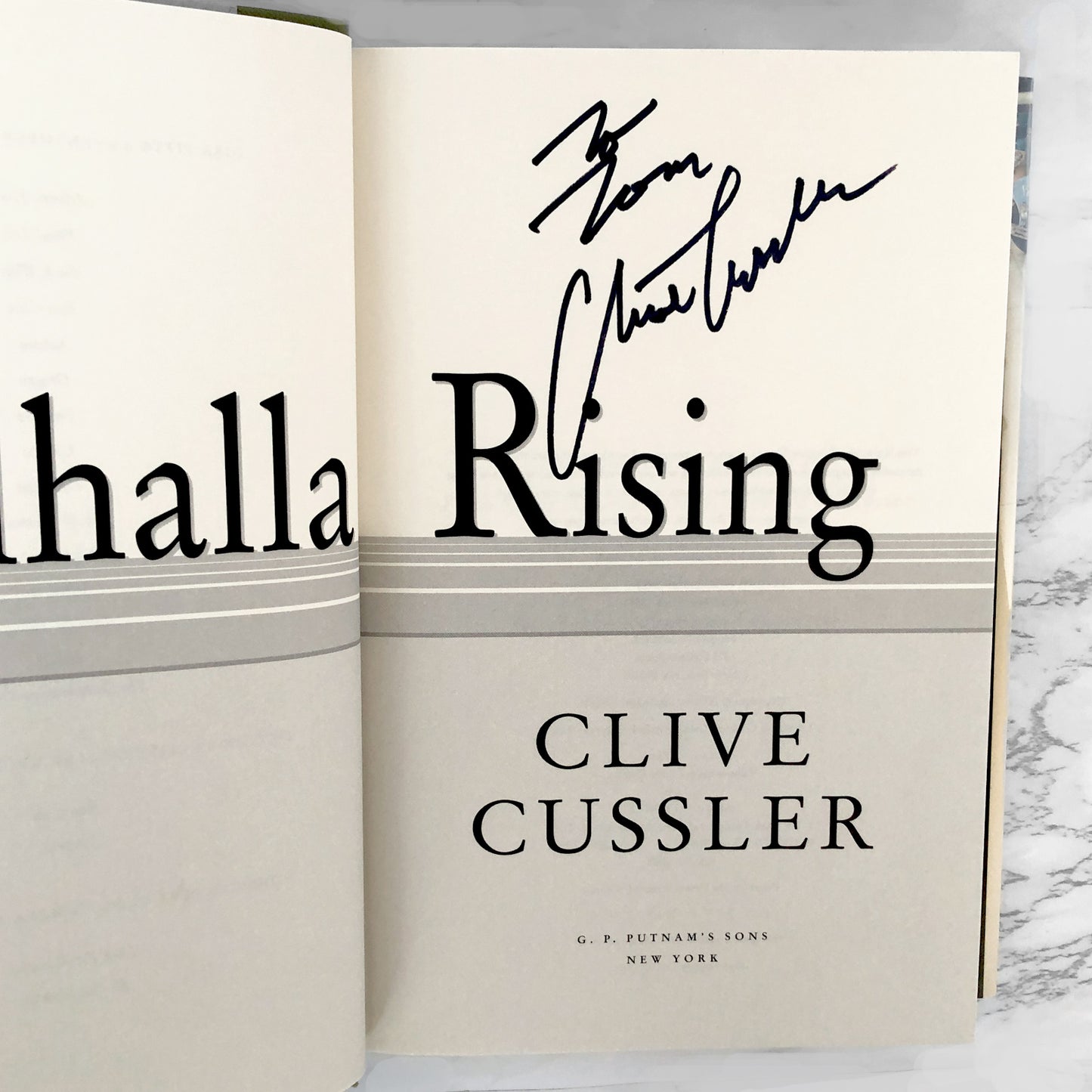 Valhalla Rising by Clive Cussler SIGNED! [FIRST EDITION / FIRST PRINTING] 2001