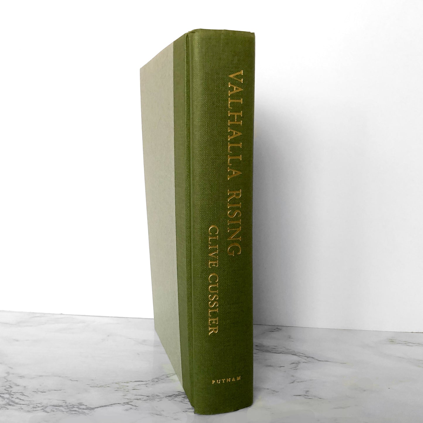 Valhalla Rising by Clive Cussler SIGNED! [FIRST EDITION / FIRST PRINTING] 2001