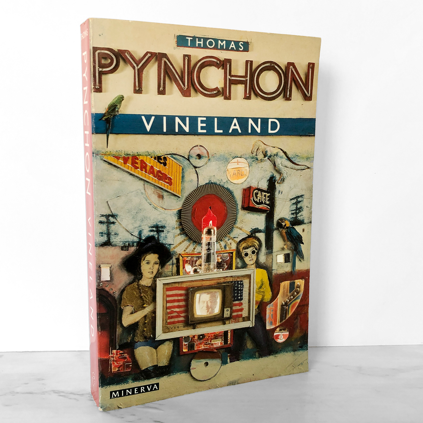 Vineland by Thomas Pynchon [U.K. TRADE PAPERBACK] 1991 • Minerva