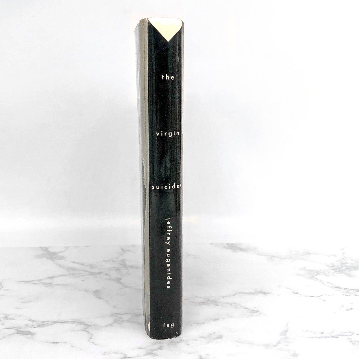 The Virgin Suicides by Jeffrey Eugenides [FIRST EDITION • FIRST PRINTING] 1993 *Condition