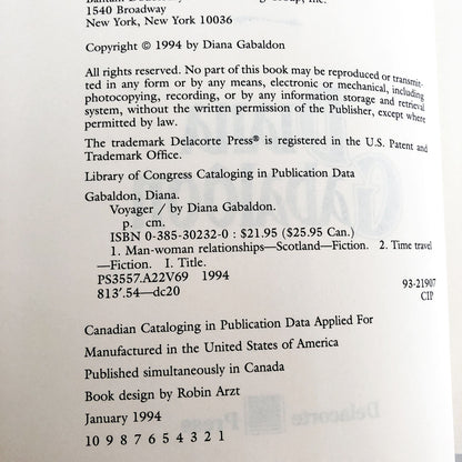 Voyager by Diana Gabaldon [FIRST EDITION] Outlander #3